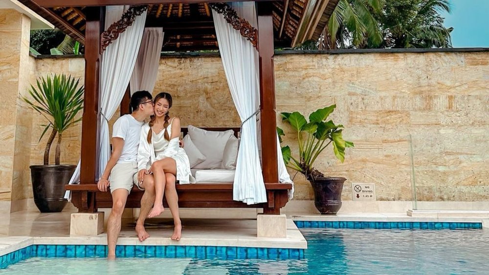 Fall deeper in love at their honeymoon villas. Credits to @mikirai on Instagram