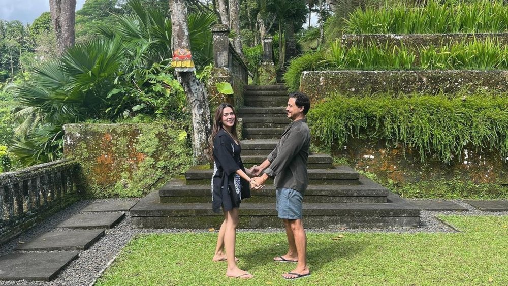 Unwind on this tropical island. Credits to @raisa6690 on Instagram