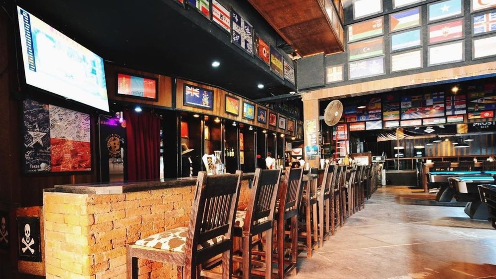 This is the only sports bar in Ubud!  Credits: @themeltingpotsaloon on Instagram