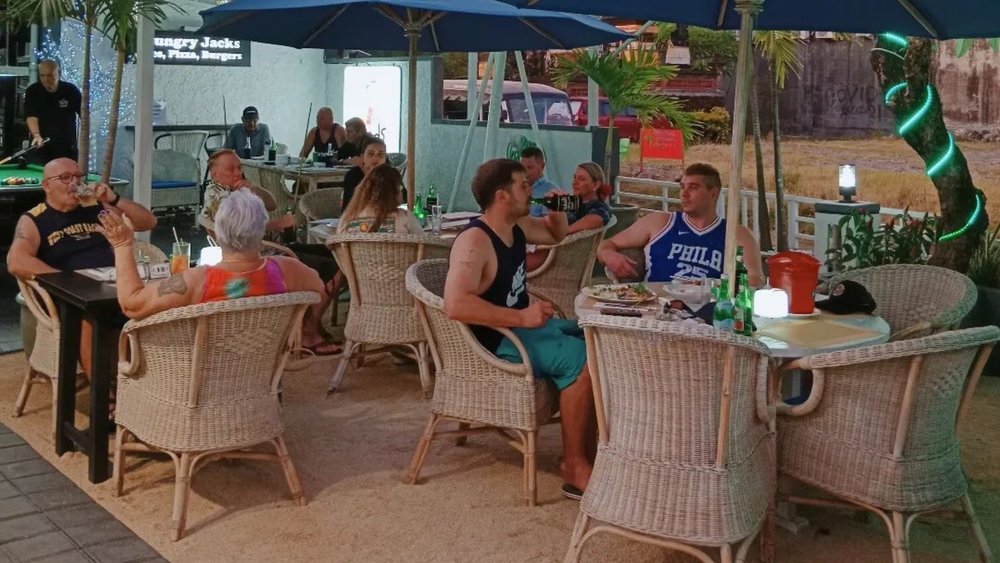 Sink your toes into the sand while enjoying great food and sports with the whole fam!  Credits: @meadsinbali on Instagram