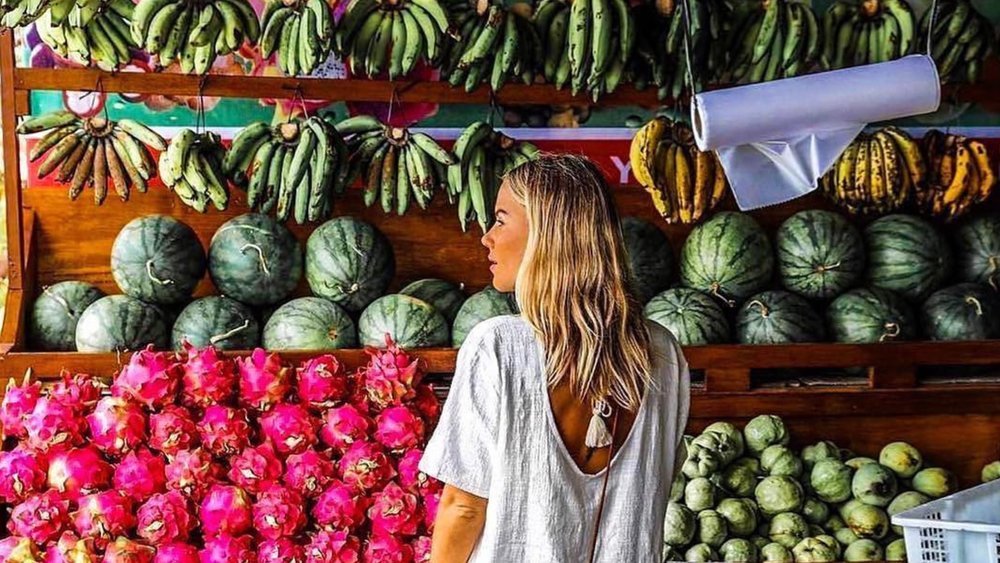 Take a breather from clothes shopping and enjoy the fresh fruits from Samadi Sunday Market! Credits: @360bali on Instagram