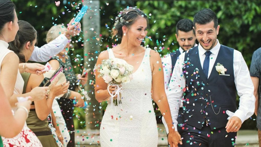 Invite your closest friends and family for a more intimate gathering. Credits to @sonyafarrugia on Instagram.