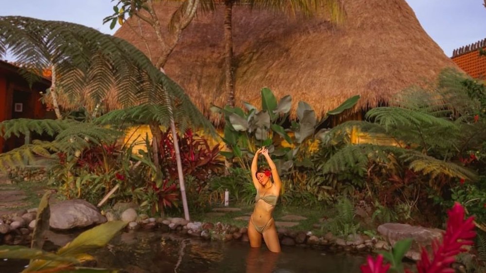 Relaxing hot pool treatments, sacred stone treatments, and many more await at Lemuria.  Credits: @escapingbarefoot on Instagram