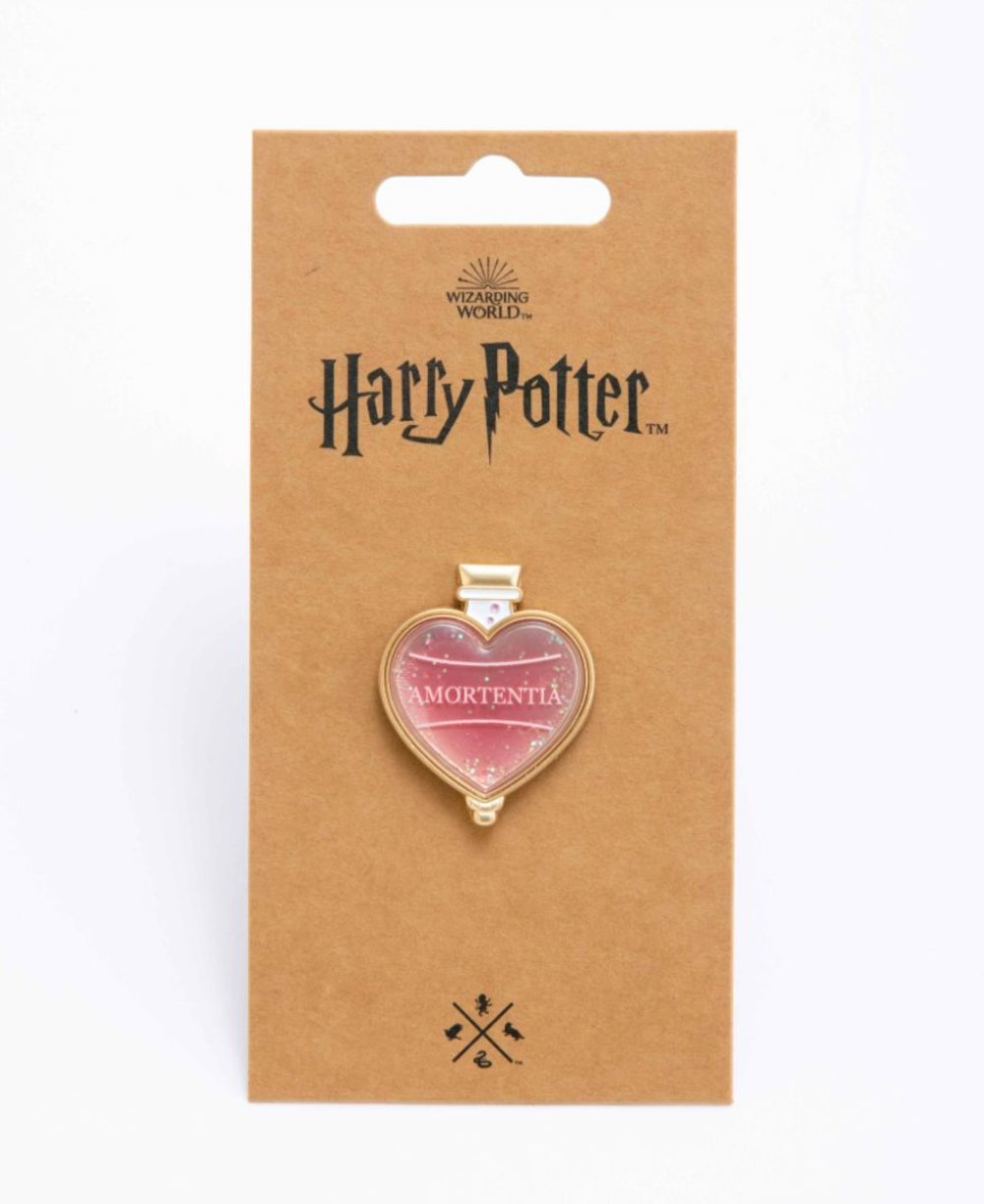 スタジオツアー東京 ラブポーションのピンバッジ