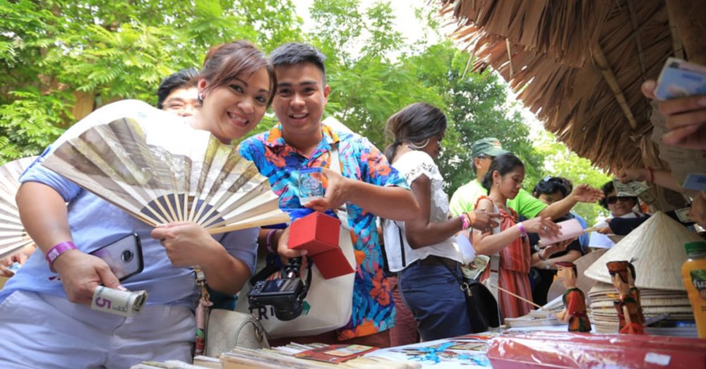 Tour Hoàng Thành Thăng Long Dành Cho Du Khách Nước Ngoài