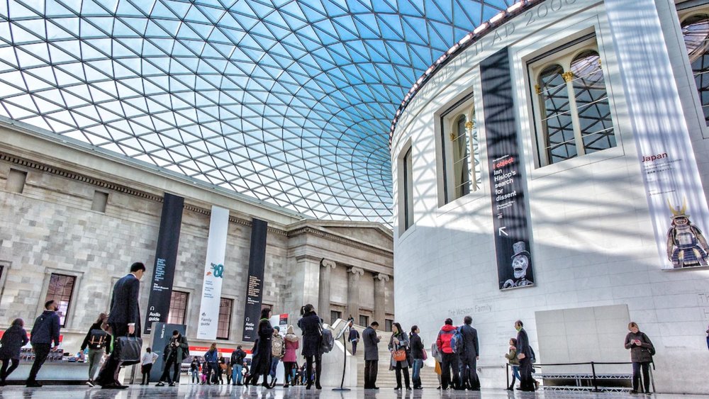 What better way to immerse yourself in London than learning about its history? Credits to Nicolas Lysandrou on Unsplash