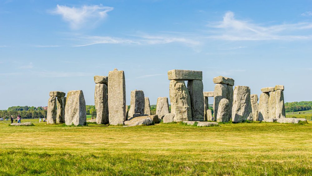 Learn all about the wonders of Stonehenge, and more! Credits to Sung Shin on Unsplash