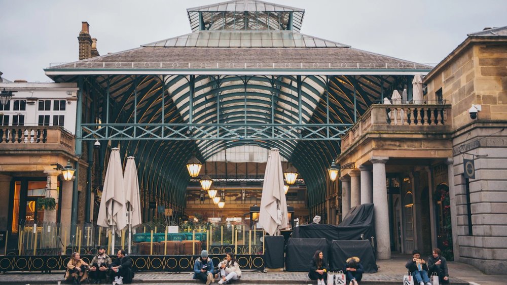 It’s the perfect place for people-watching. Credits to Tania Mousinho on Unsplash