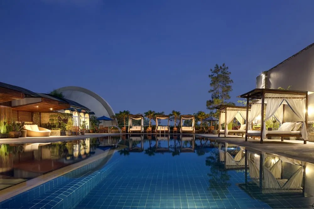 Aryaduta Bandung Hotel - Swimming Pool