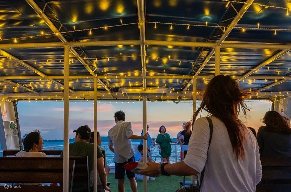 シンガポール海峡 サンセットディナークルーズ