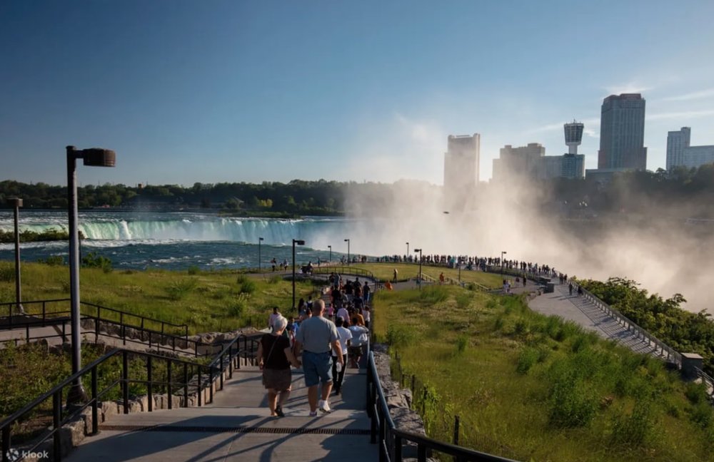  ニューヨーク発・ナイアガラの滝1泊2日バスツアー