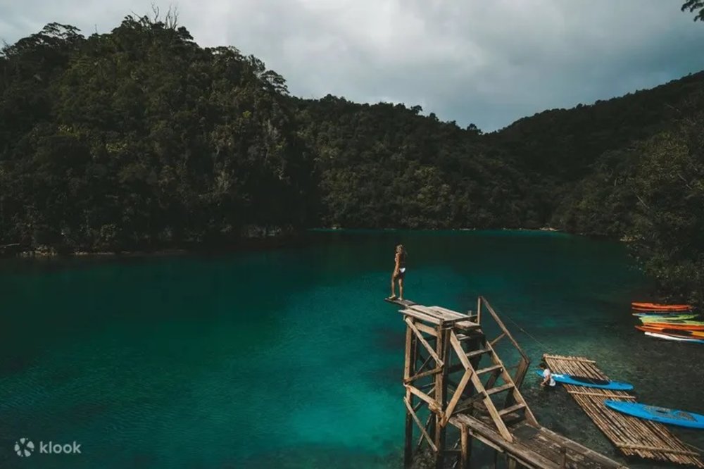  Cliff dive at Sugba Lagoon