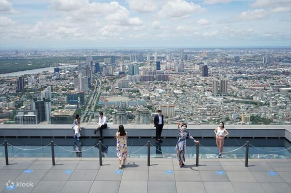 มหานคร สกายวอล์ค (Mahanakhon SkyWalk)