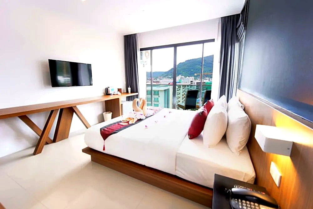 hotels in phuket