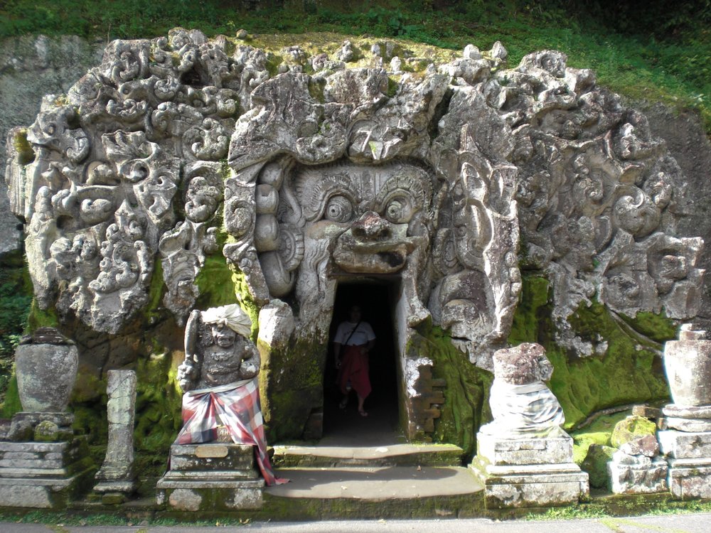 ゴアガジャ 象の洞窟  ID Bali