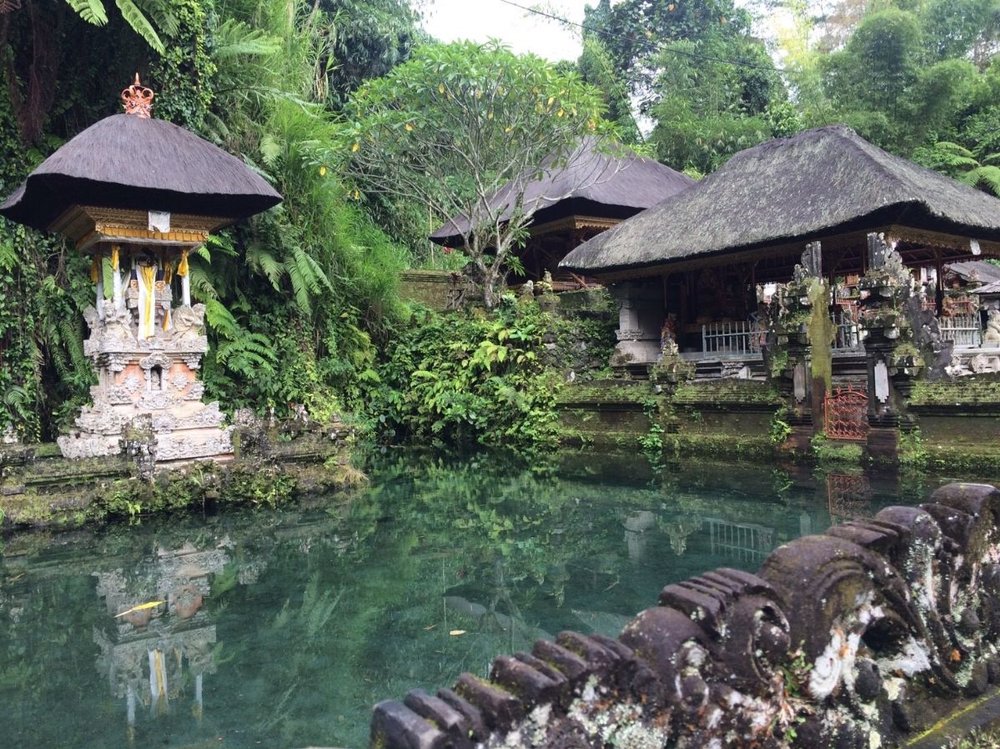 グヌンカウィスバトゥ寺院  ID Bali