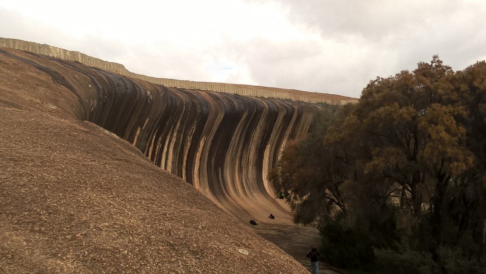  AU パース ウェーブ・ロック