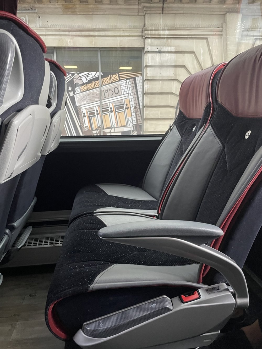 91618 Cotswolds Assembly Point (westbus seats)