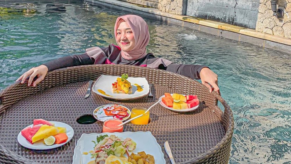 Relax in style at Bali Rich Villas. Credits to @ayuindriati on Instagram