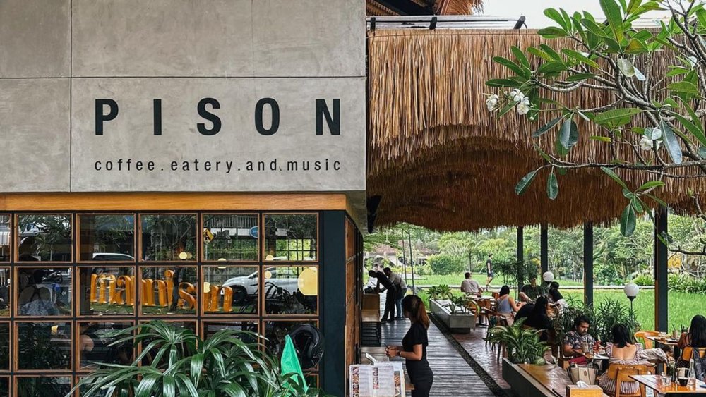 Immerse in extensive options of brunch delicacies and excellent coffee, surrounded by the green rice fields of Ubud.  Credits: @pison.bali on Instagram