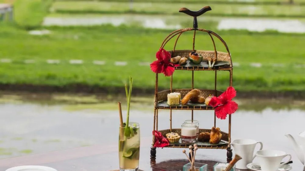 Have your Afternoon Tea at The Chedi Club! Image credits to Klook