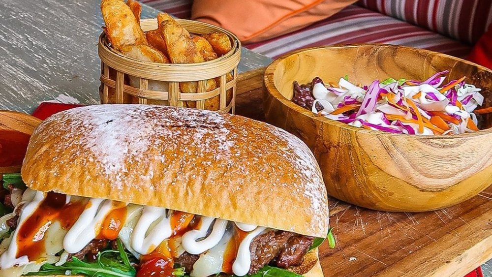 A must try: the BBQ Beef Steak Sandwich. Image credits to @rossovivobali on Instagram.