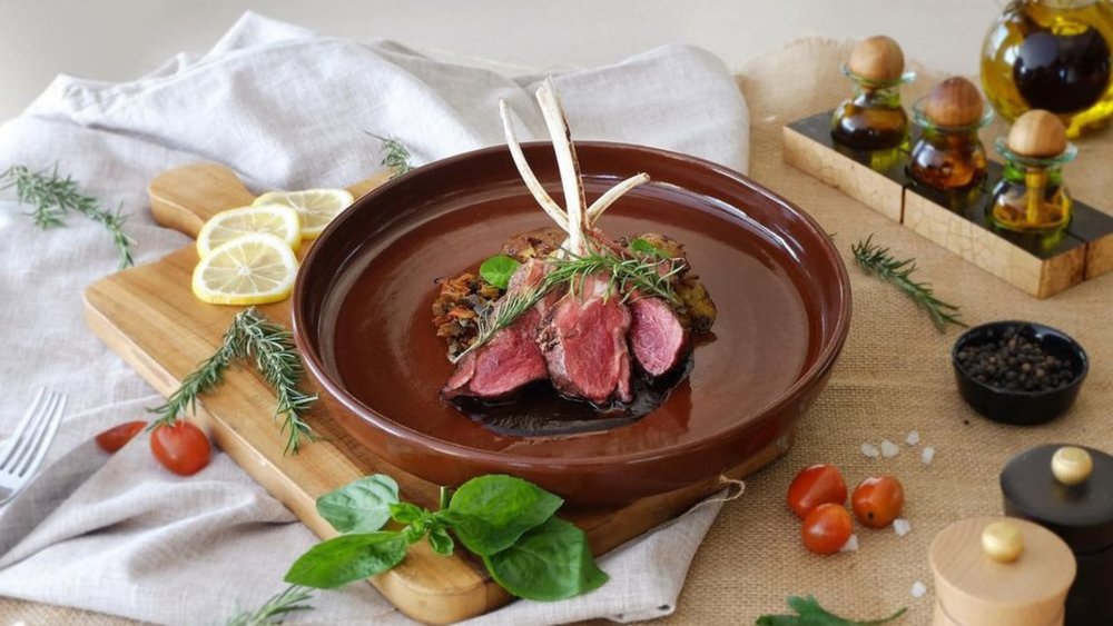 Carre Di Agnello Alla Griglia—an Italian culinary masterpiece. Image credits to @benebali on Instagram.