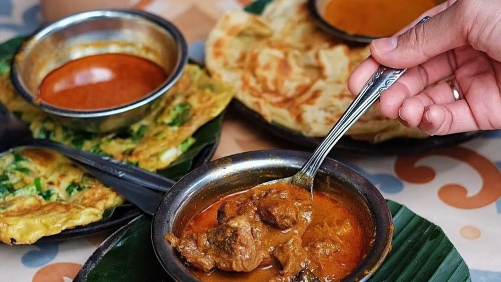 The famous Roti Canai in Warung Bunana. Image credits to @warungbunana.sunset on Instagram.