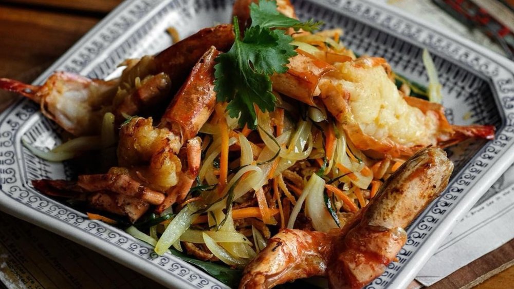 The perfect taste of Sweet and Chili Prawn. Image credits to @fatchowbali on Instagram.