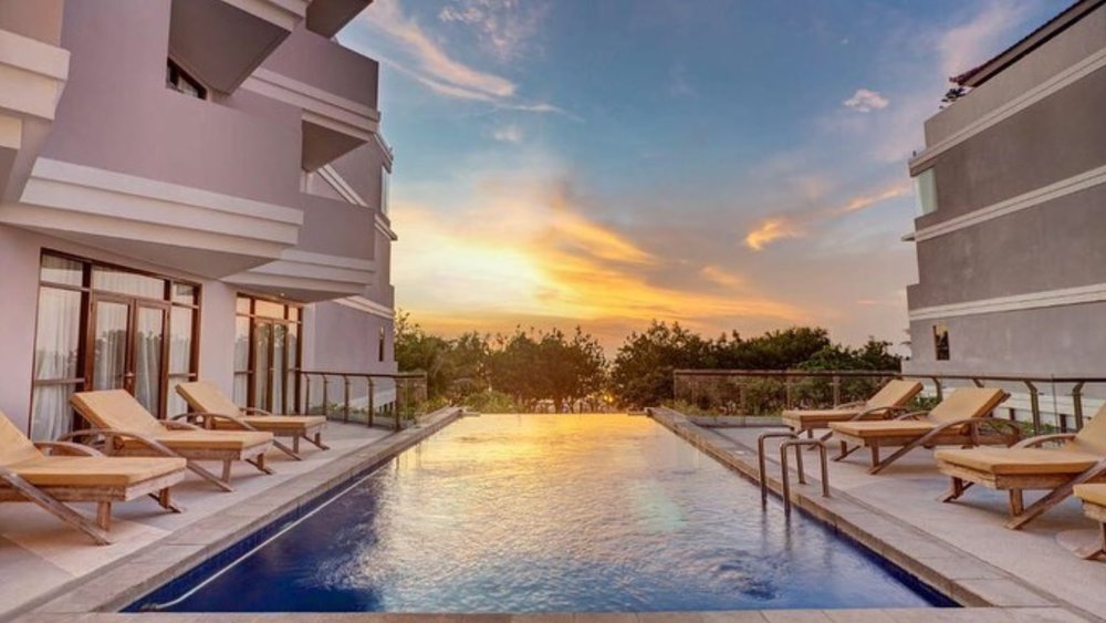 Stroll along the breathtaking sandy, sunny-side beaches of Bali, right at the doorstep of Wyndham Garden Kuta. Credits: @balkomtravel on Instagram