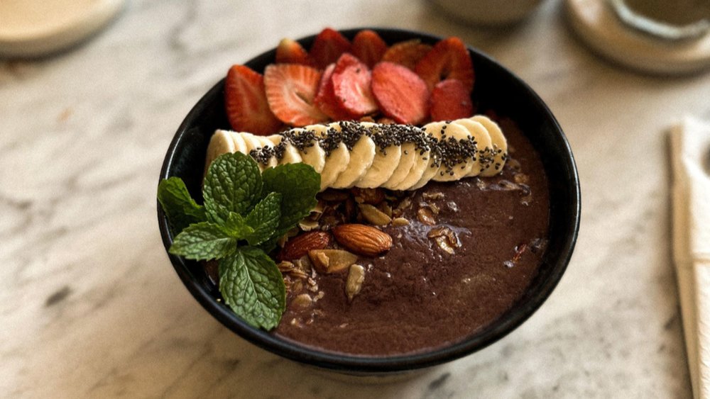 The Loft elevates breakfast with brekkie delights and smoothie bowls. Credits: @theloftbali on Instagram