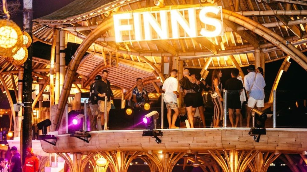 Sun, sand, and cocktails at their finest. Credits: @finnsbeachclub on Instagram