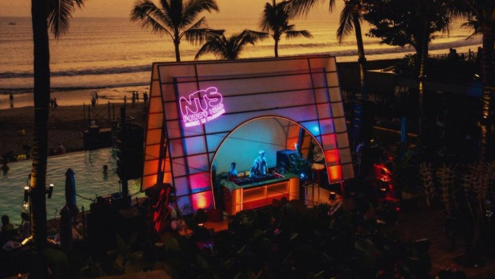 Experience the art of beachside indulgence. Credits: @potatoheadbali on Instagram