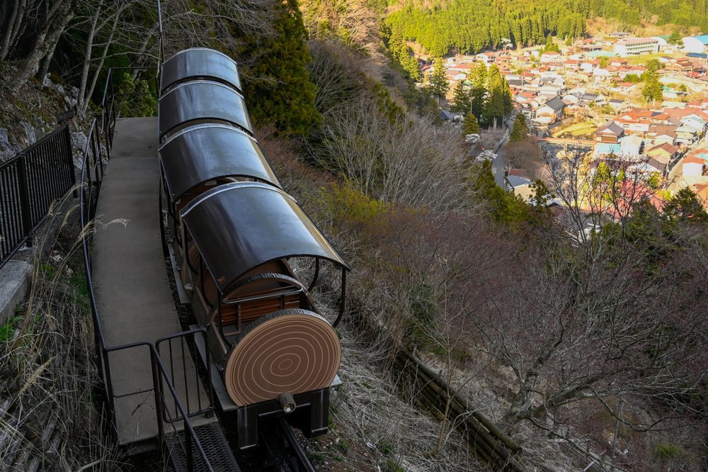 奈良県天川村 面不動鍾乳洞 「ドロッコ」(モノレール)