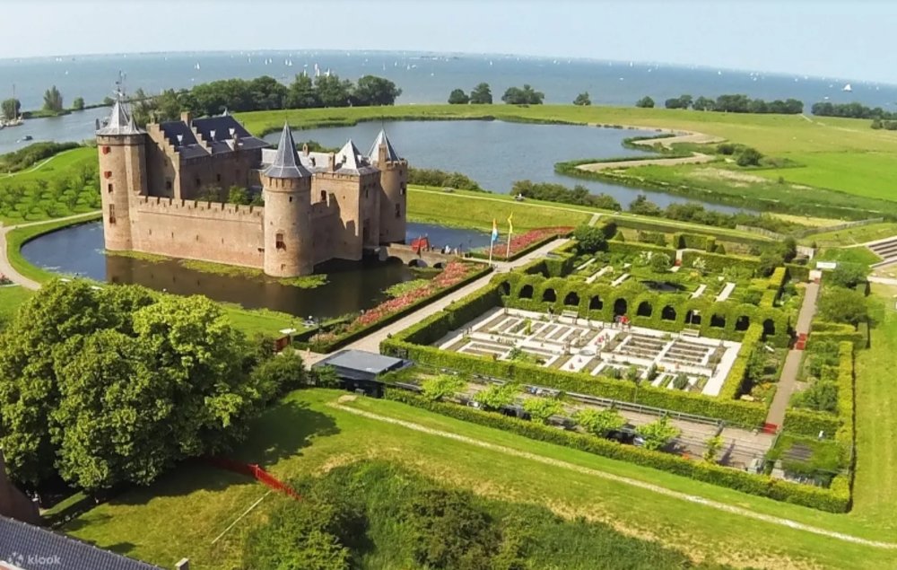 6.Muiderslot Castle
