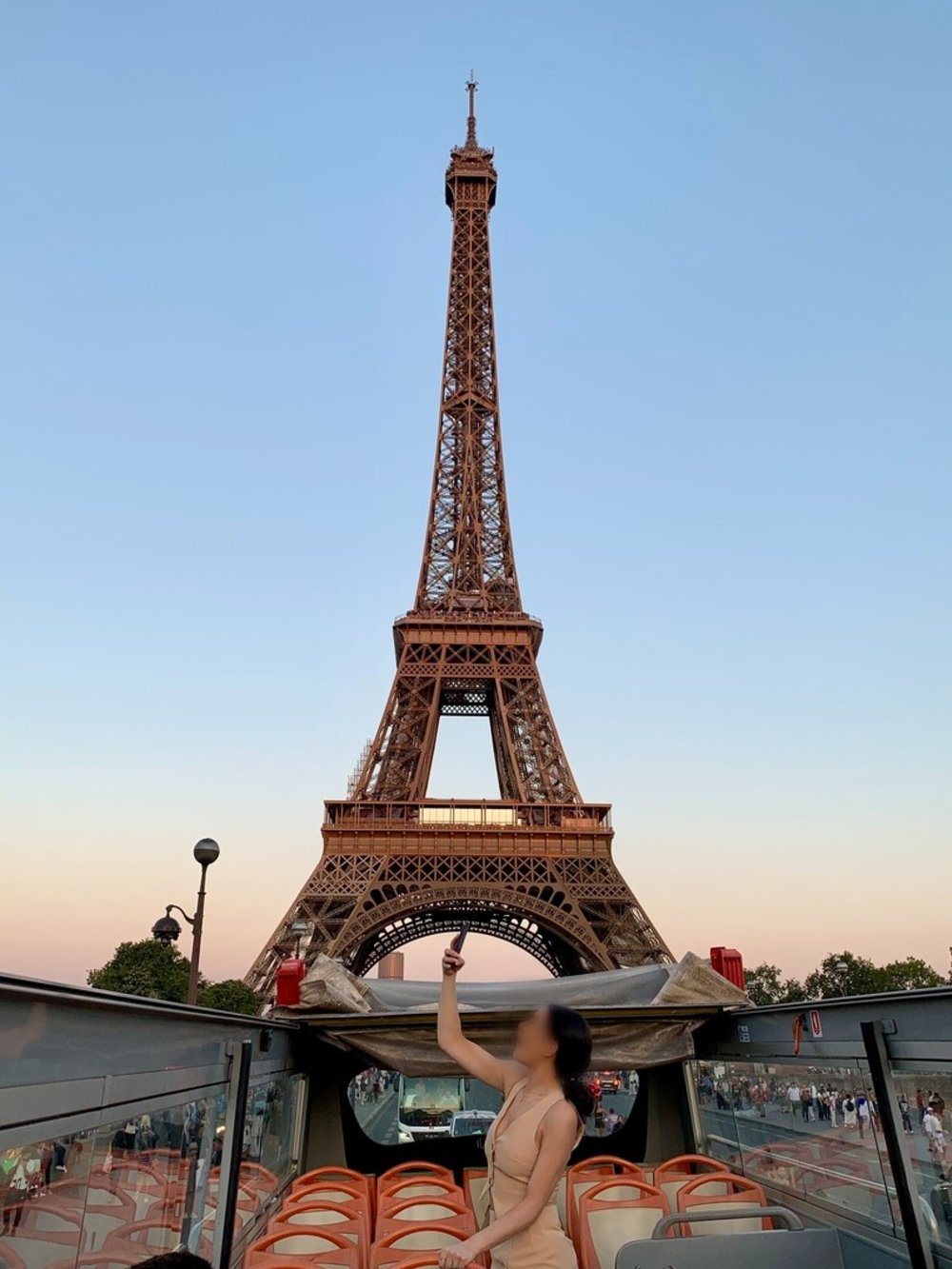 11202 8406 Moulin Rouge eiffel tower from tour bus