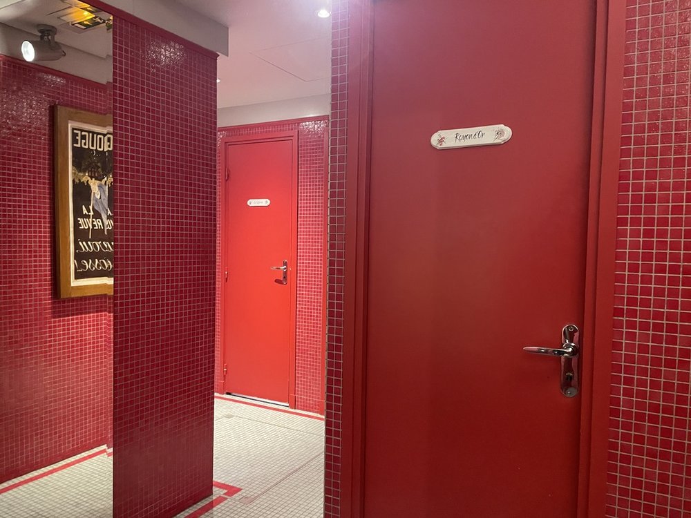 11202 8406 Moulin Rouge door