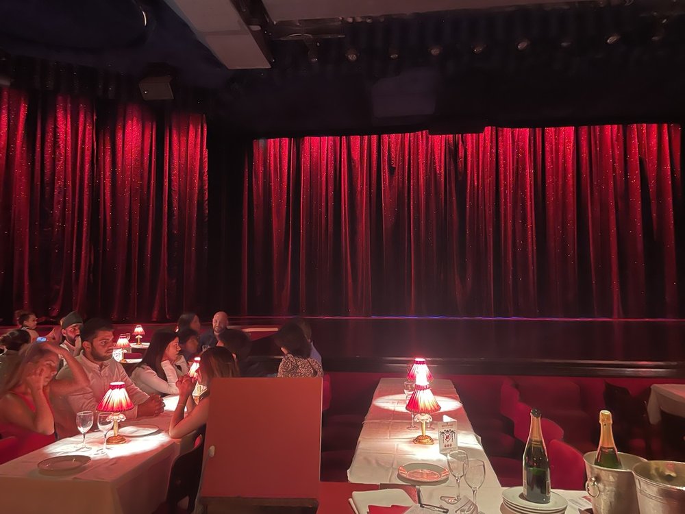 11202 8406 Moulin Rouge curtains