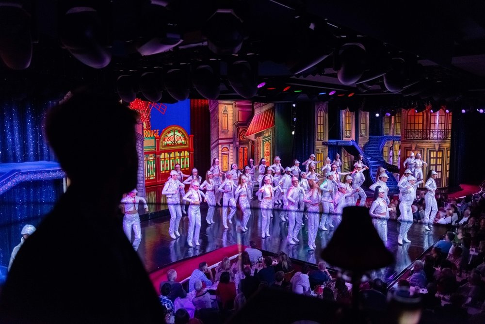 11202 8406 Moulin Rouge show