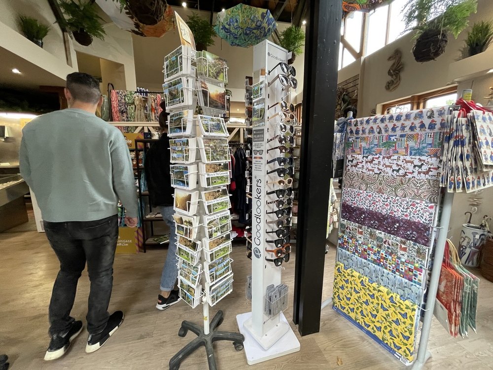 91618 Cotswolds Bibury gift shop