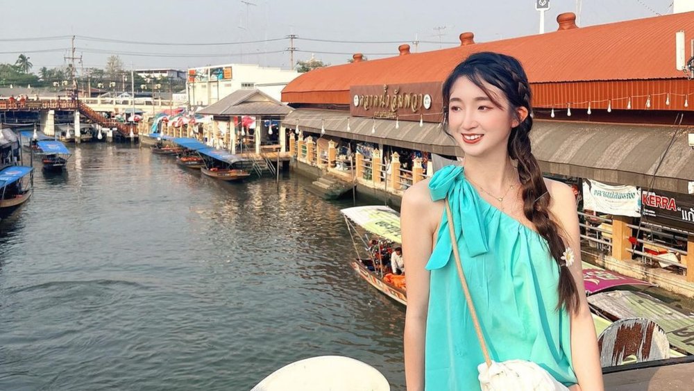 Lost in the beauty of nature's embrace. Credits: @_pisces_ting on Instagram