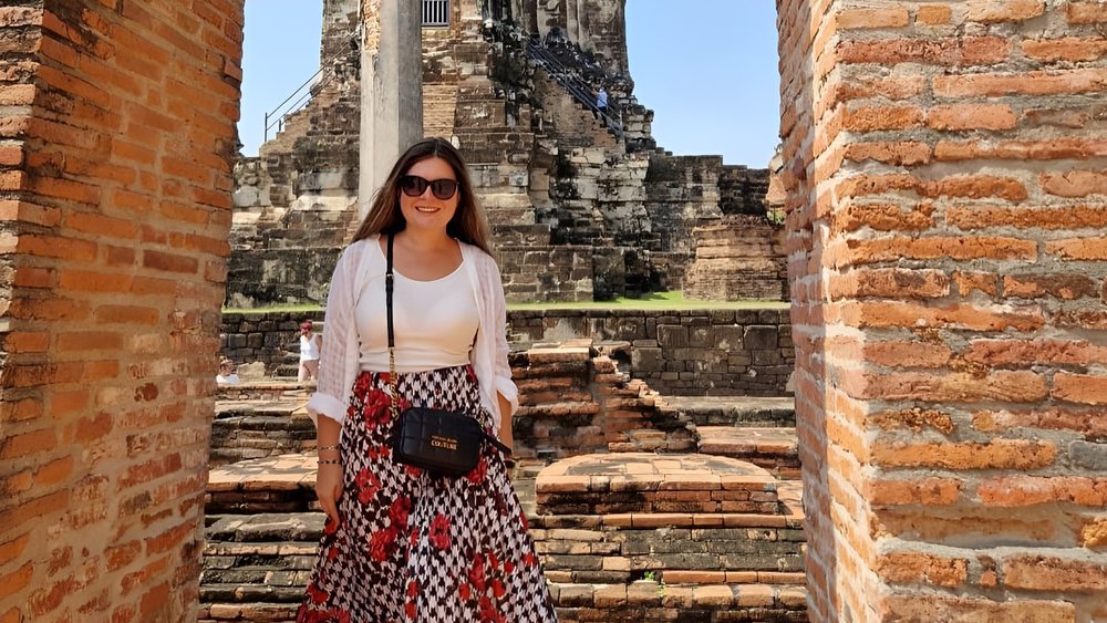 Exploring the intricate beauty of a Bangkok temple. Credits: @elenaserg on Instagram