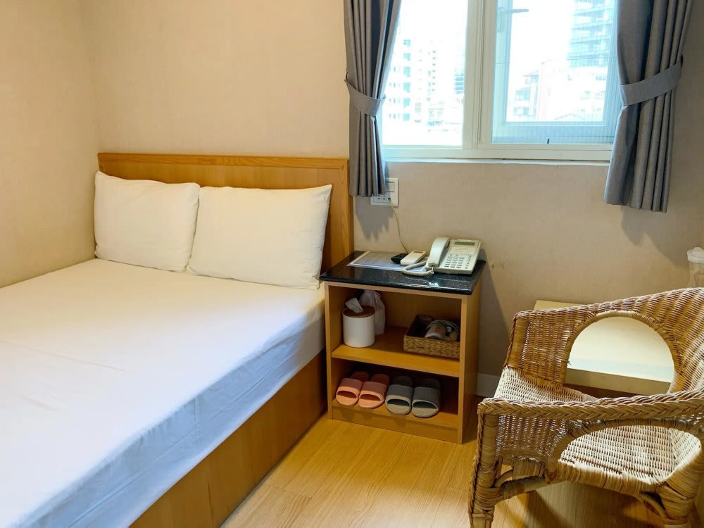 where to stay in taipei