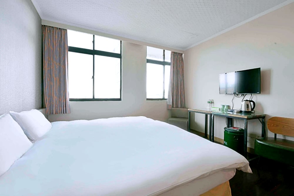 where to stay in chiayi