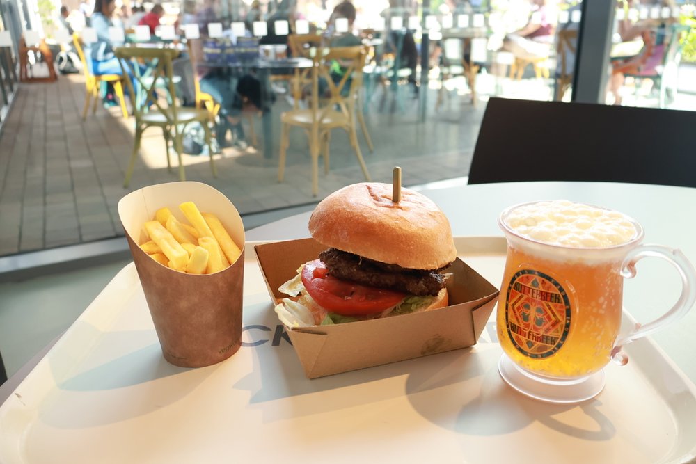 6750 Warner Bros. London Harry Potter burger and buterbeer