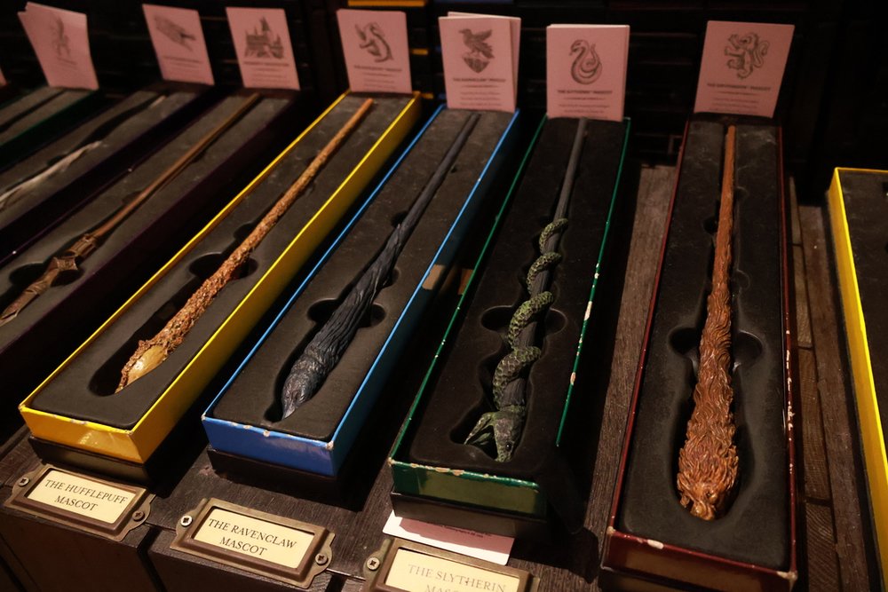 6750 Warner Bros. London Harry Potter wands