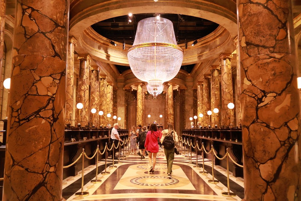 6750 Warner Bros. London Harry Potter great hall