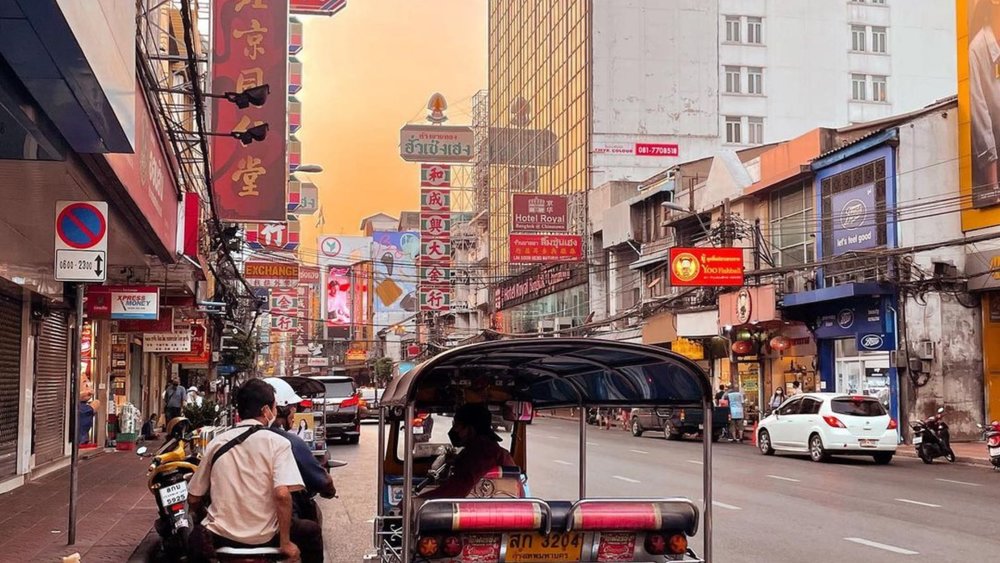 Come To Discover The Street Foods With Us! Credits: @escapewithelise on Instagram