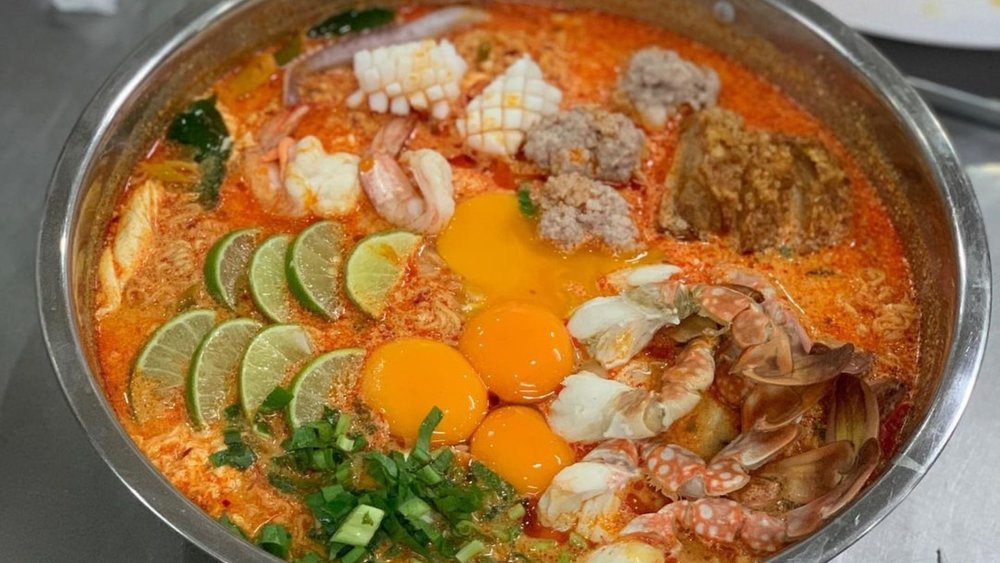 The Legend Tom Yum ‘Mama’ Instant Noodle in Bangkok. Credit: @buddy.belly on Instagram