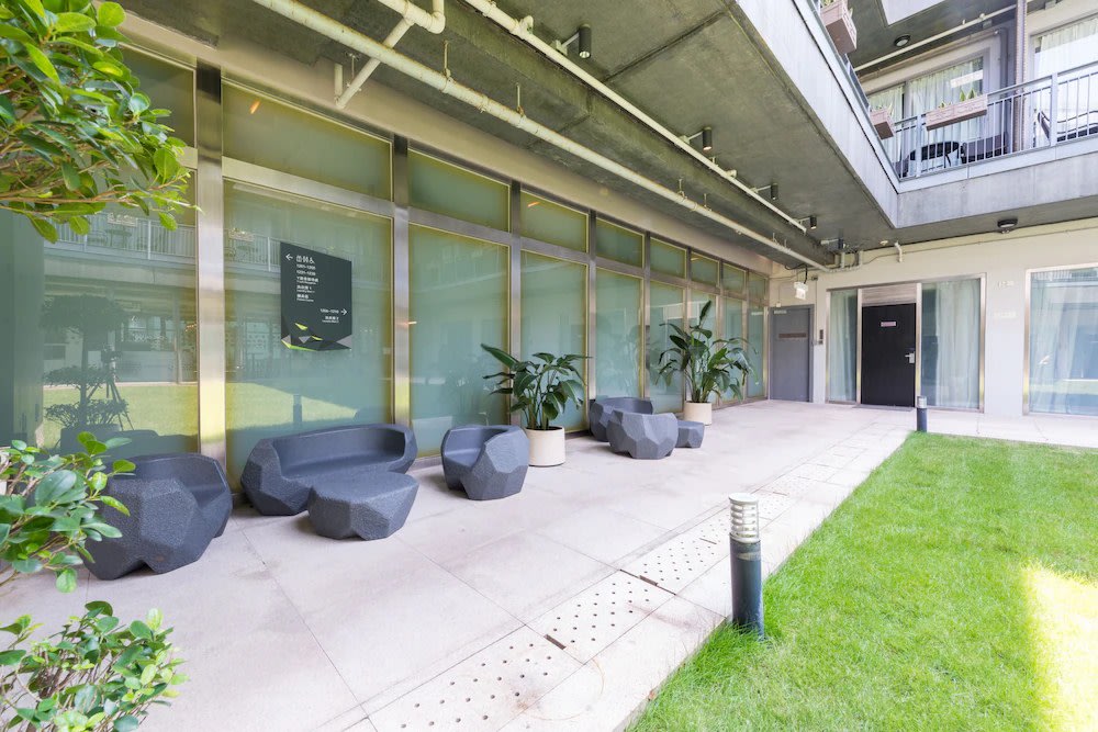 Y Loft Youth Square - Garden